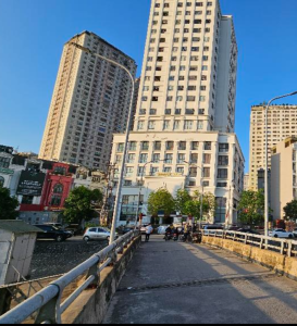 BÁN NHÀ HÀ ĐÔNG CỰC RỘNG THOÁNG MÁT - MẶT TIỀN RỘNG - GẦN Ô TÔ - NGÕ THÔNG- CHỐT NHANH